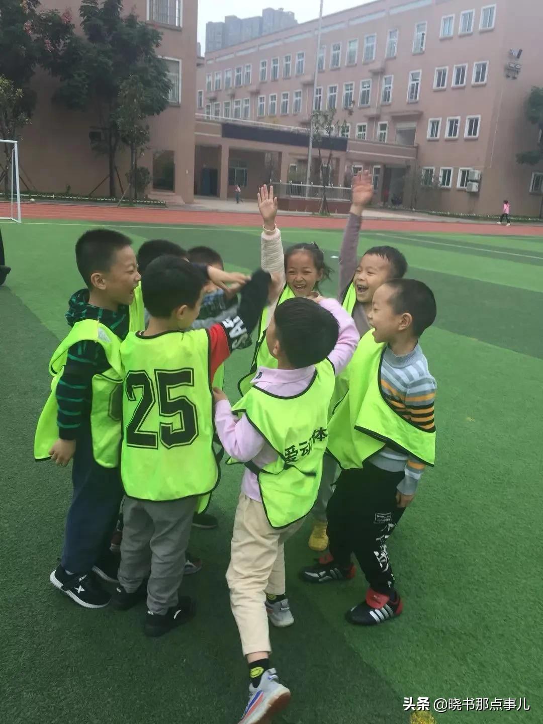 足球赛精彩瞬间作文,足球赛作文400字四年级