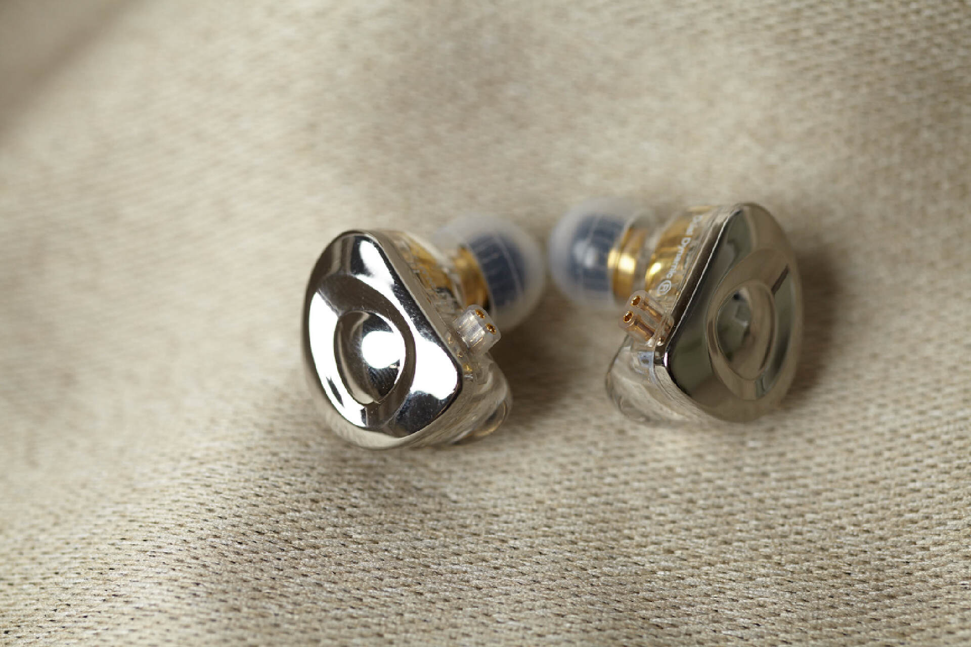 trn玄武入耳式有线耳机测评,trnst1圈铁耳机评测