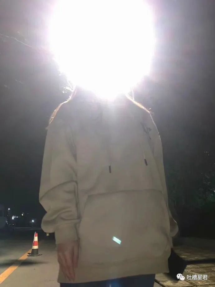 “3W4给女友买战损风上衣...”啊啊啊转身后当场裂开了!