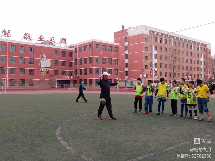 致敬抗疫英雄配图小学生,致敬抗疫英雄小学生简短视频