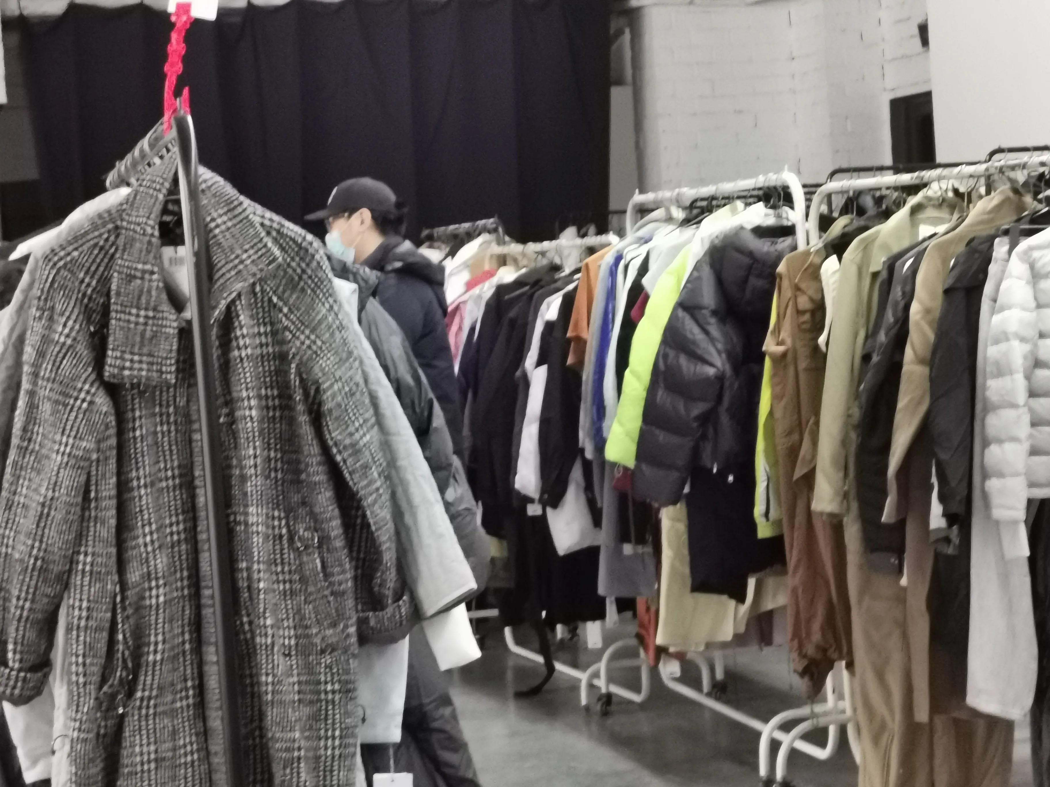 临近过年买衣服真的会便宜吗,临近过年买衣服