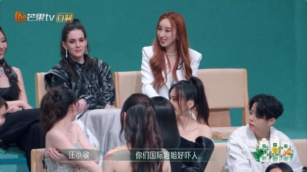 she现场演绎恋人未满ella为什么哭,selinahebeella恋人未满