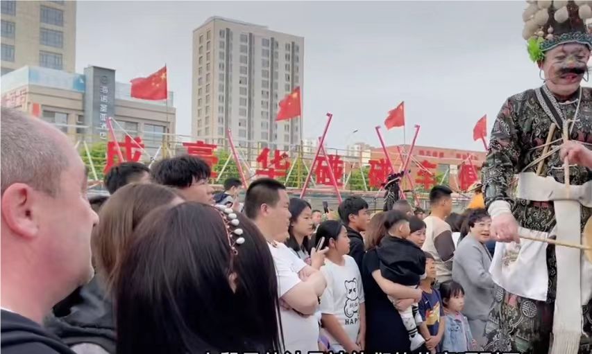 富二代崔凯瑞，娶崇拜毛主席的乌克兰美女，今带丈人一家定居中国