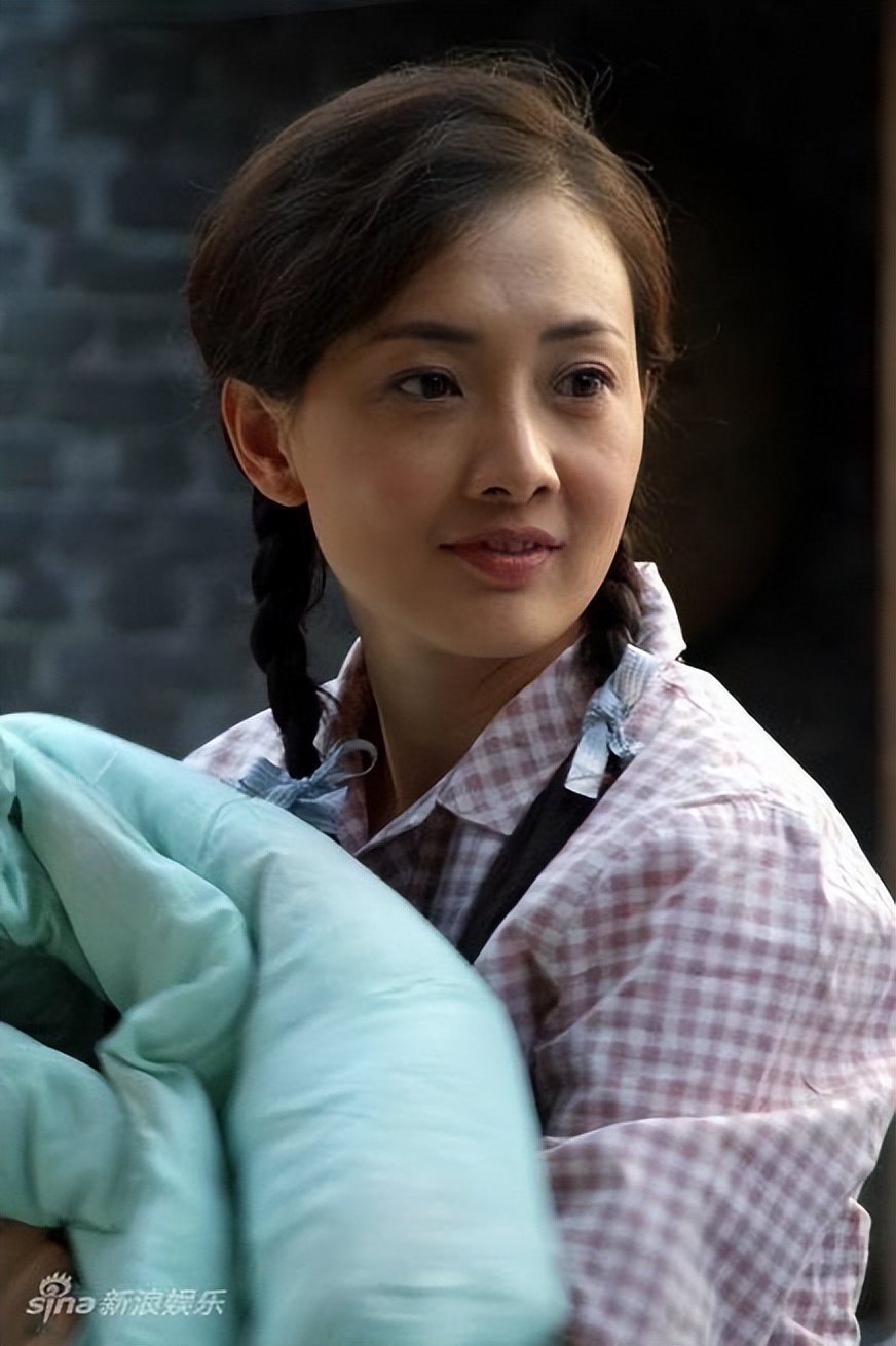 她曾是国民媳妇如今靠女儿走红,她曾4次登上春晚却丢尽了脸