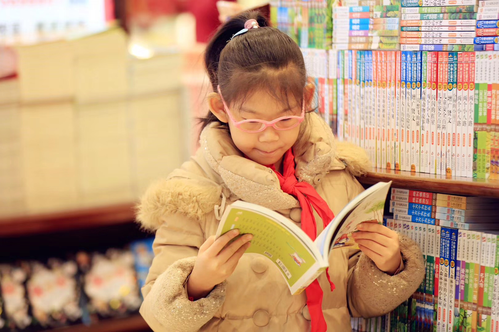 推荐教材老师被开除,老师因为推荐几本教材被开除