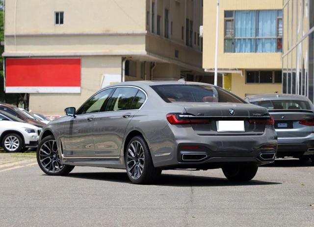 83万提一辆豪车,宝马740开了一年后的感受