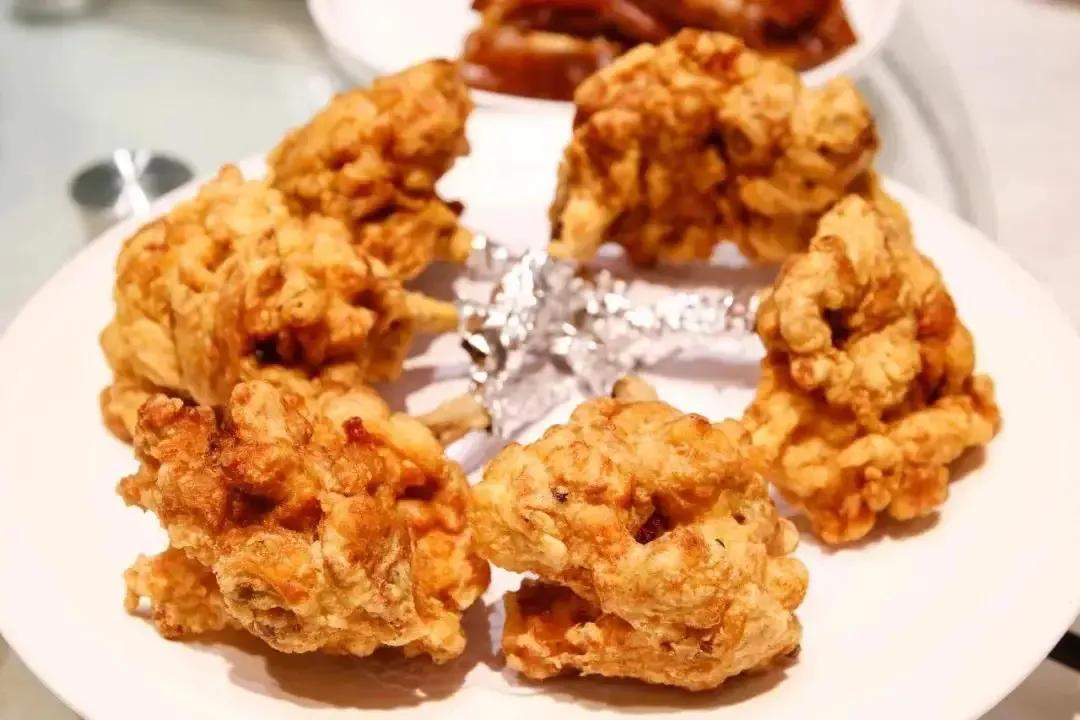 郑州市美食一条街在哪,郑州市阿五美食地址