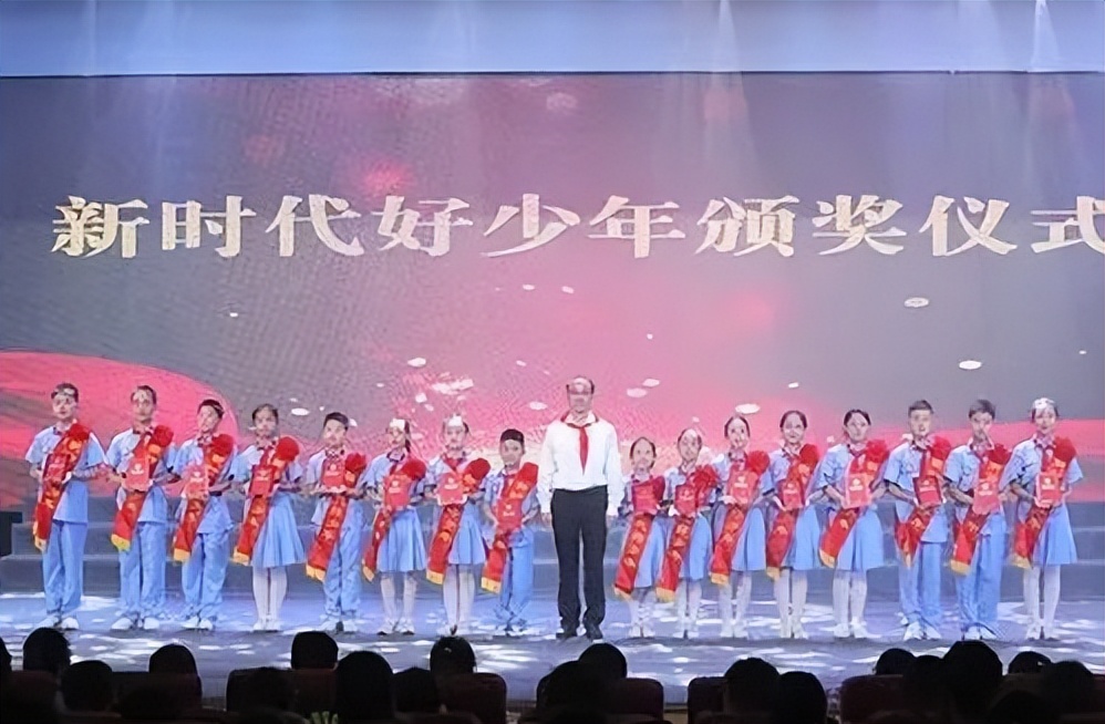 周恩来红军小学教育集团庆“六一”演出精彩纷呈