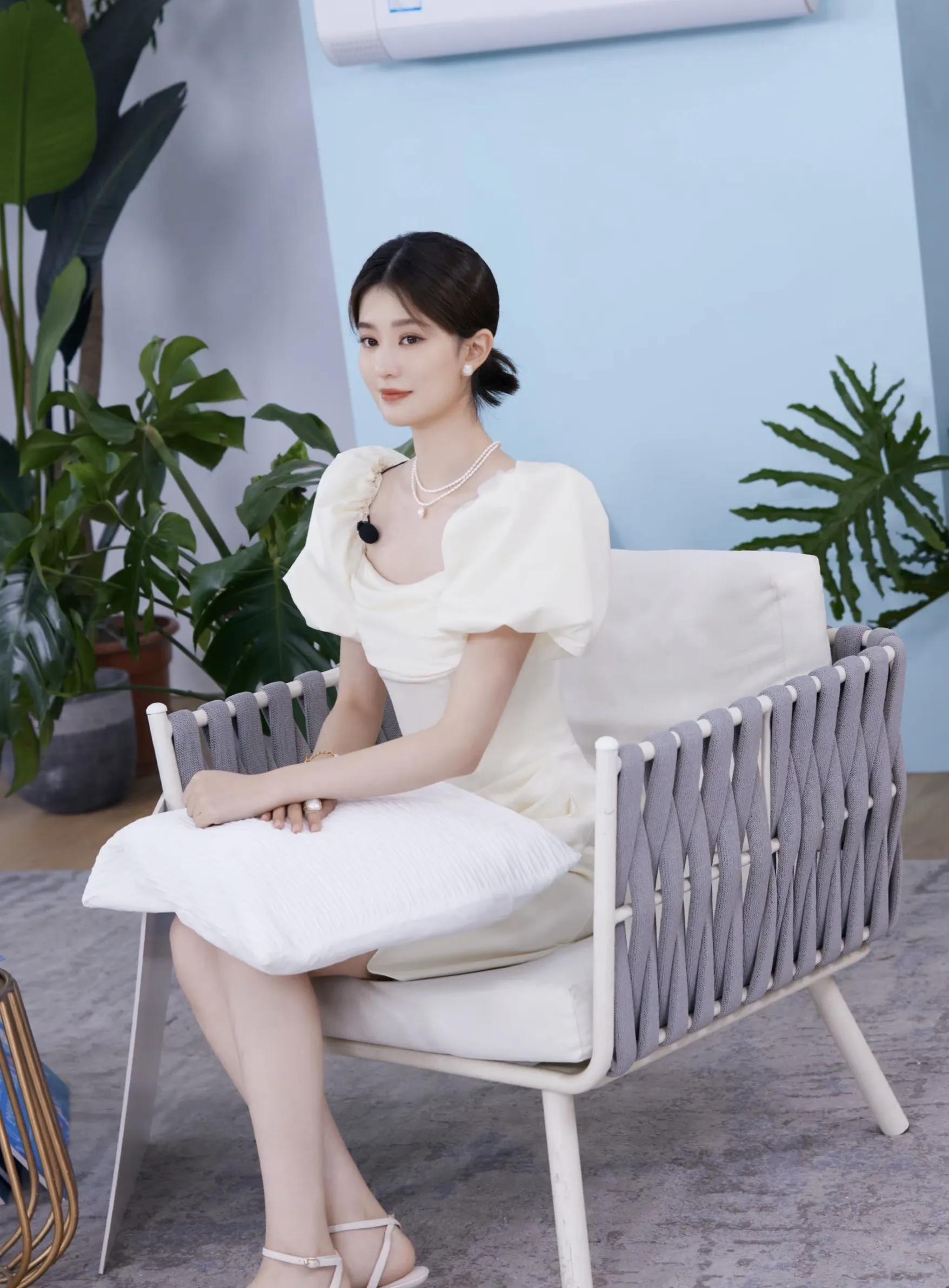 女星乔欣写真合集：如花似玉、亭亭玉立