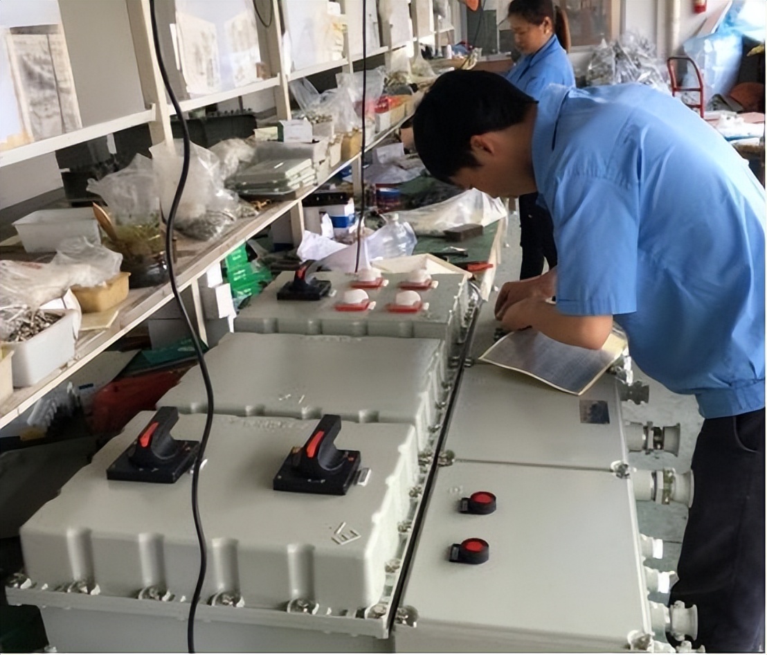 中国高级技工缺2200多万，本科生毕业没工作，技校招生却无人问津