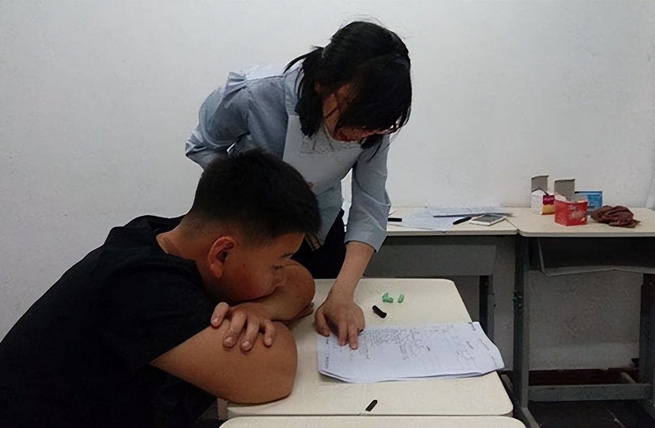 孩子到了青春叛逆期，贪玩不学习，该如何平衡学习和娱乐？