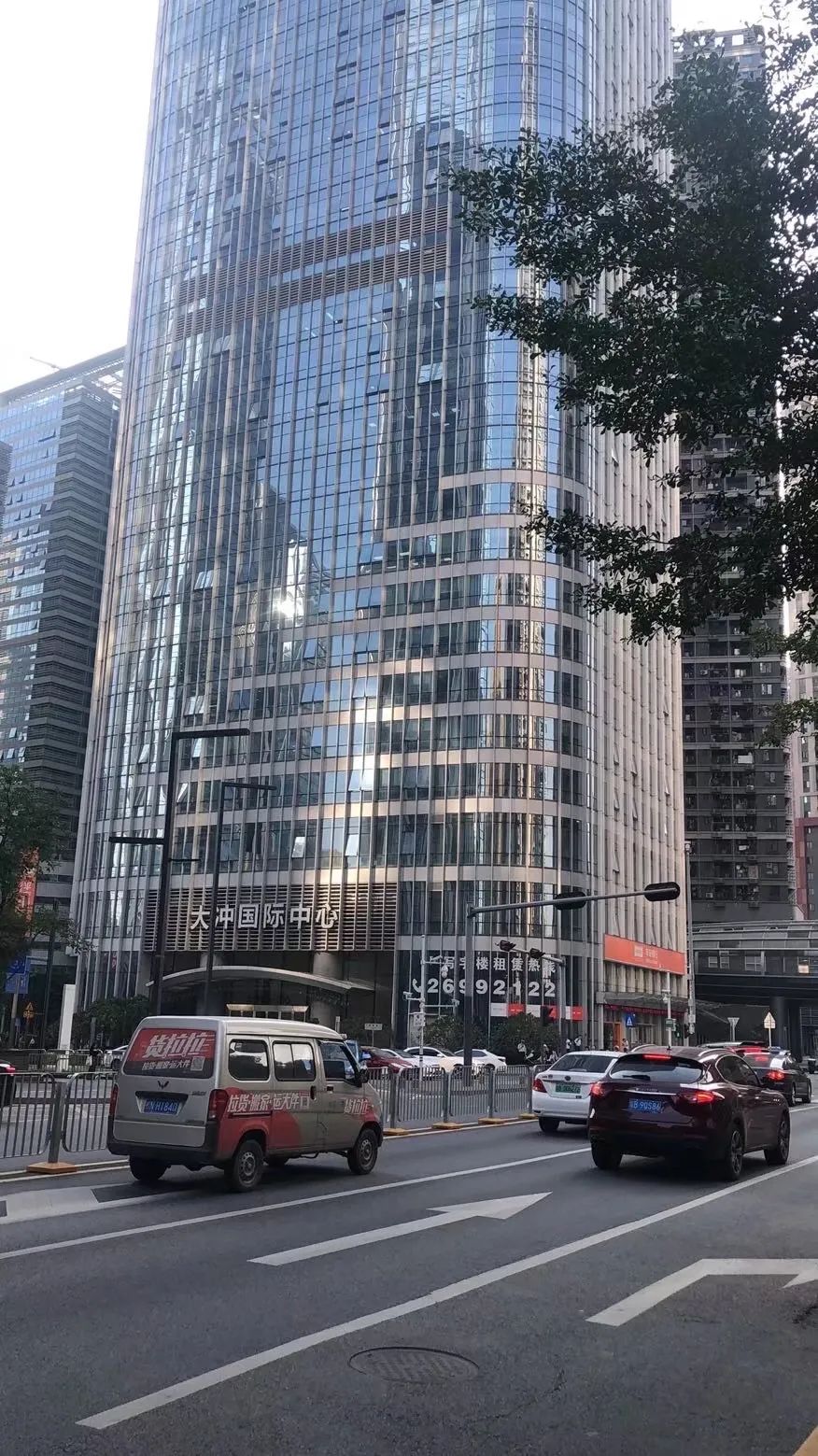 四个二本女生的「小时代」:毕业四年后,我们都回了老家