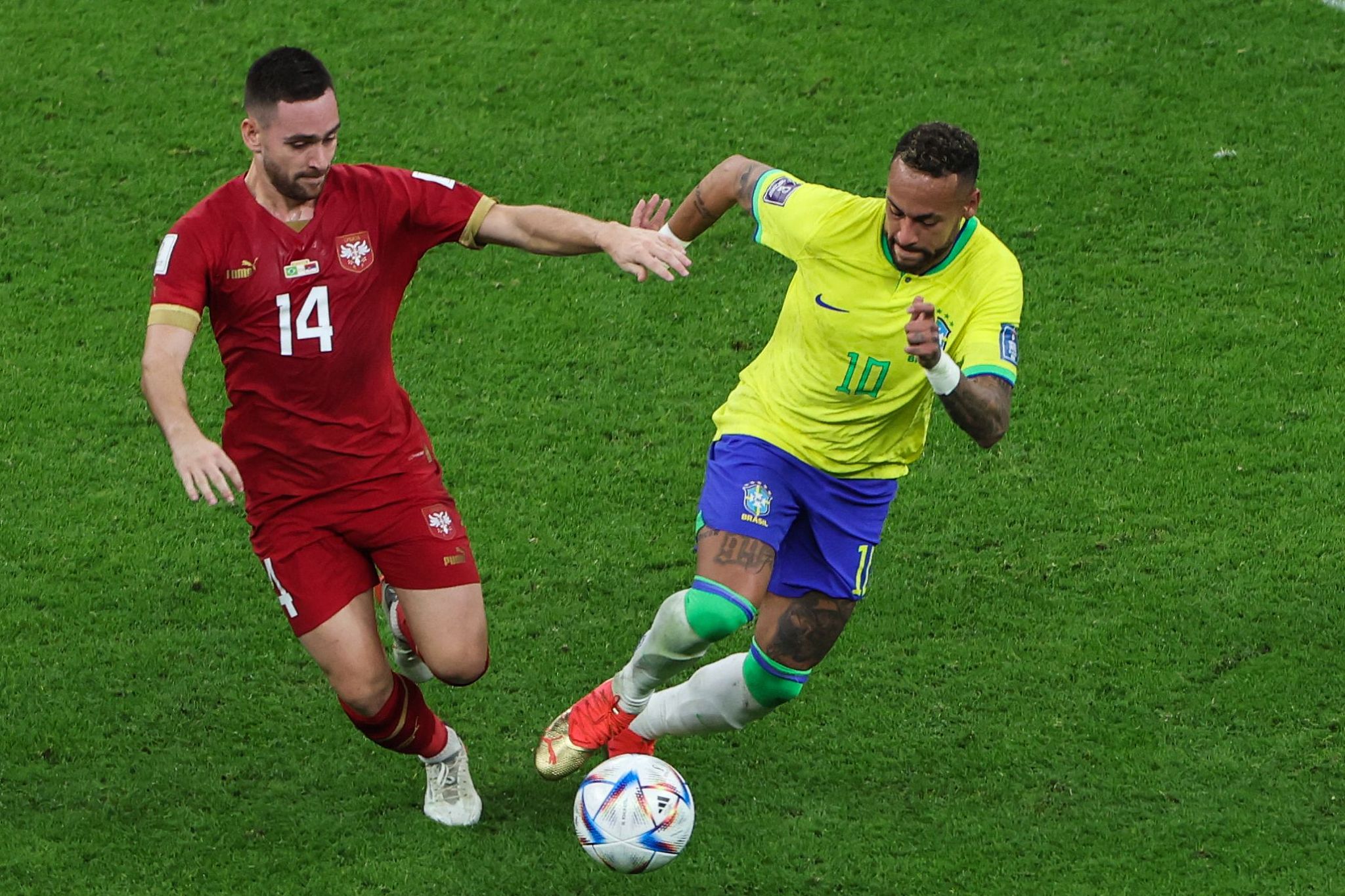 内马尔梅西c罗的世界杯战靴,c罗梅西内马尔同款球衣