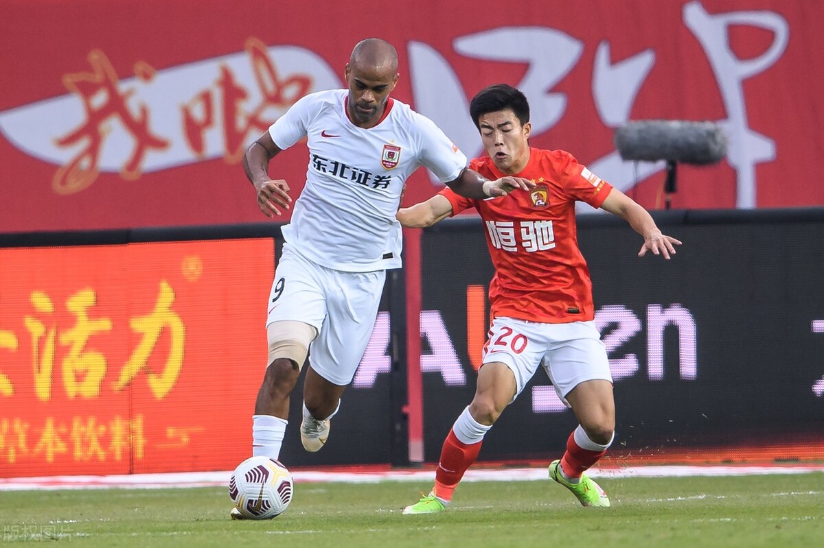 长春亚泰最新引内外援,长春亚泰冲超引援