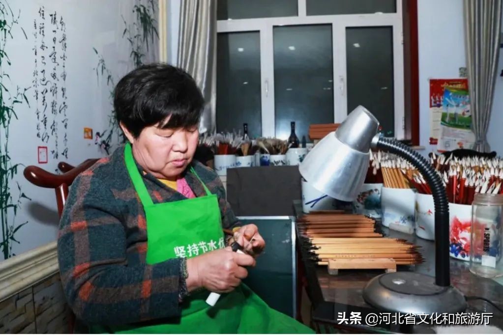 绗斿皷涓婄殑鑹烘湳姣涚瑪,绗斿皷涓婄殑闈為仐钘忔枃涔︽硶澧ㄩ姝ｆ祿