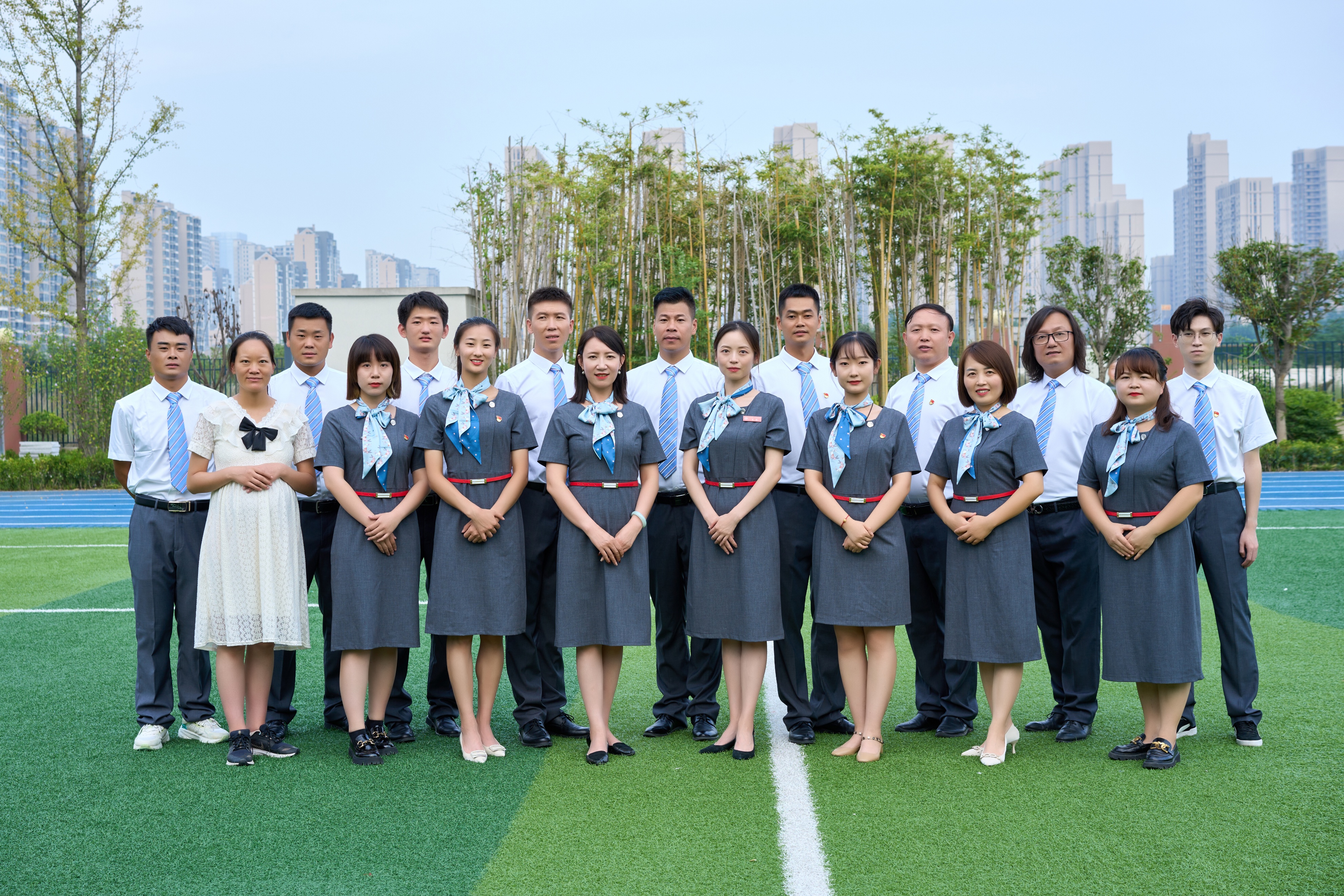 西安高新第四完全中学和第一学校,西安高新区第四完全中学