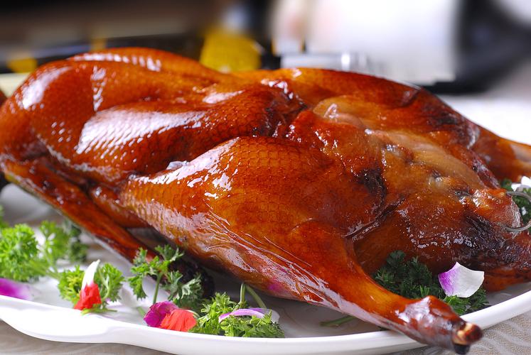 一只活鸭50元左右烤鸭却只卖18元,为什么活鸭50元一只烤鸭18元