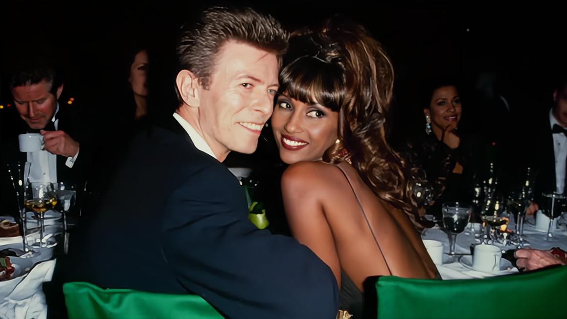 大卫鲍伊妆容,大卫·鲍伊年轻照片