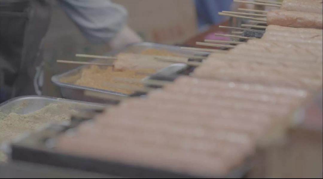 淀粉鸡肉肠摆摊真实收入,烤淀粉肠摆摊全套流程