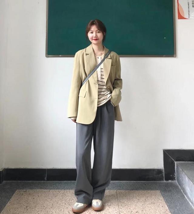 今年这2条裤子最流行时髦又显瘦,穿出来好看显瘦的裤子