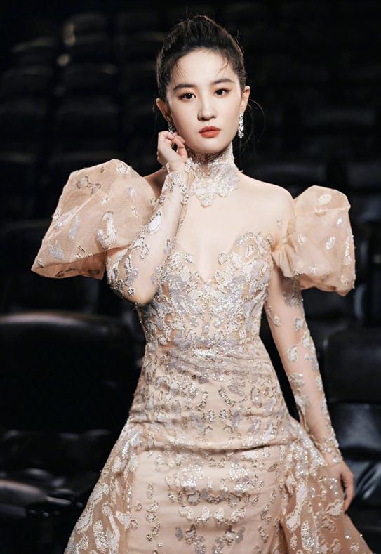 宋轶赵丽颖最新剧照,赵丽颖拍戏毛孔太抢镜