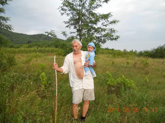 浙江农家女在塞尔维亚十年创业，经历了偷渡打工经商未婚生子