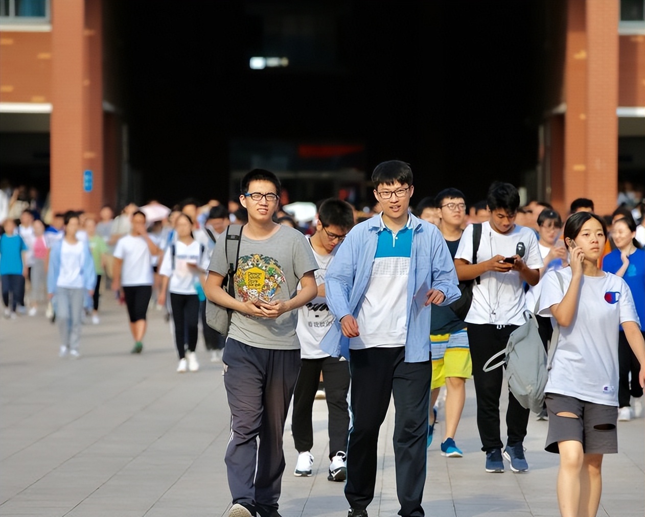 怎么收到编号001的录取通知书,学生录取通知书上的编号