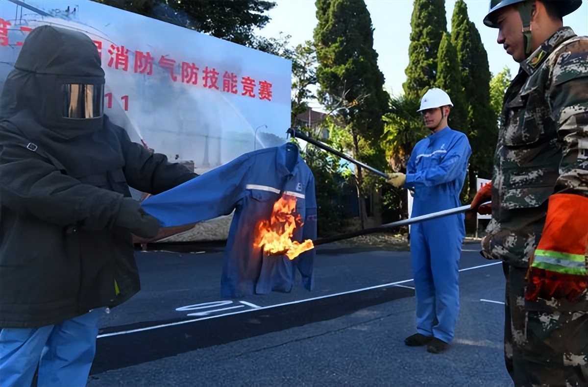 火烧不着枪打不透，这种“*钟金**罩”材料有多强