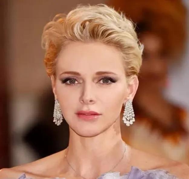 摩纳哥王妃们的悲哀:奥斯卡影后和“逃跑王妃”夏琳的悲情一生