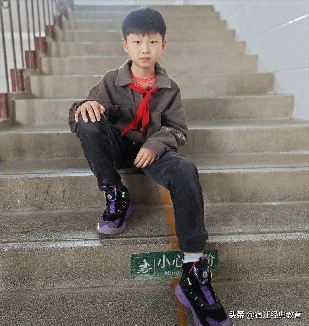 展少年风采构建和谐校园,展少年风采构建美好校园