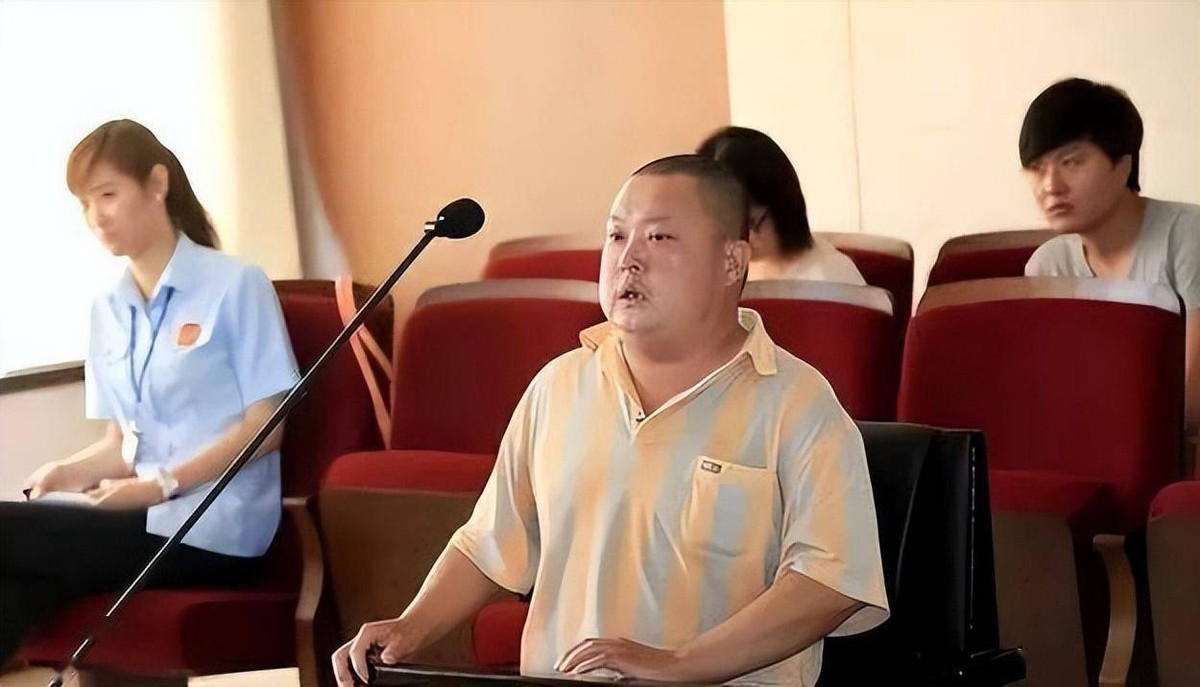 医院假章诈骗,男子刻萝卜章诈骗300亿