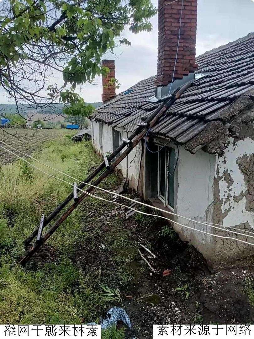 爷爷出殡当天家里来了一个年轻人,爷爷去世葬礼上来了一位陌生人