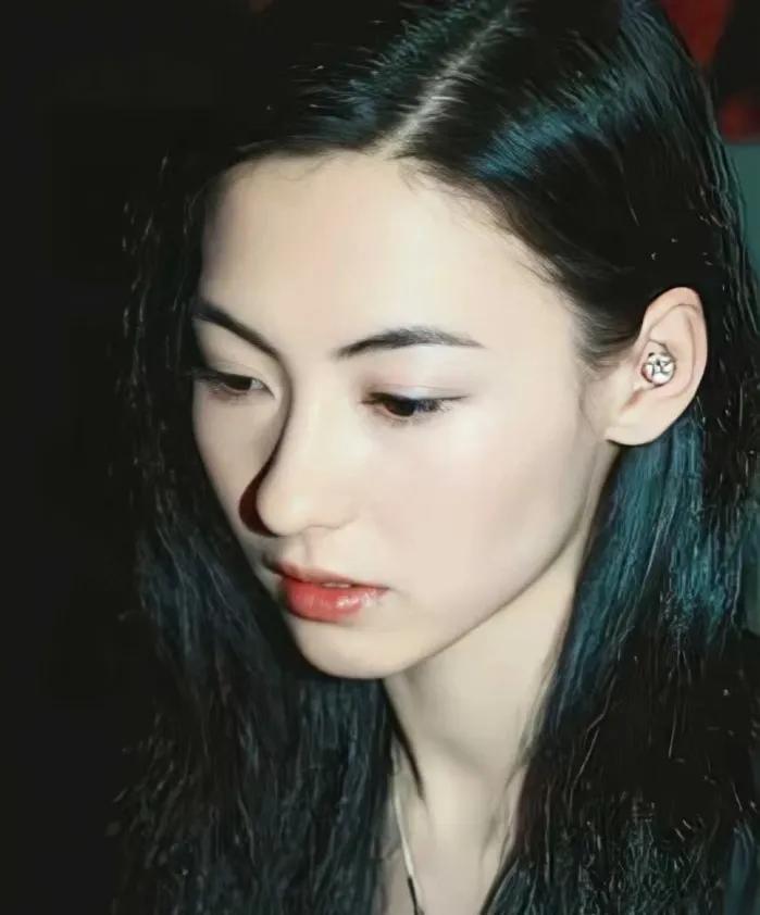 港风张柏芝盛世容颜,曾被媒体称作玉女掌门人的张柏芝