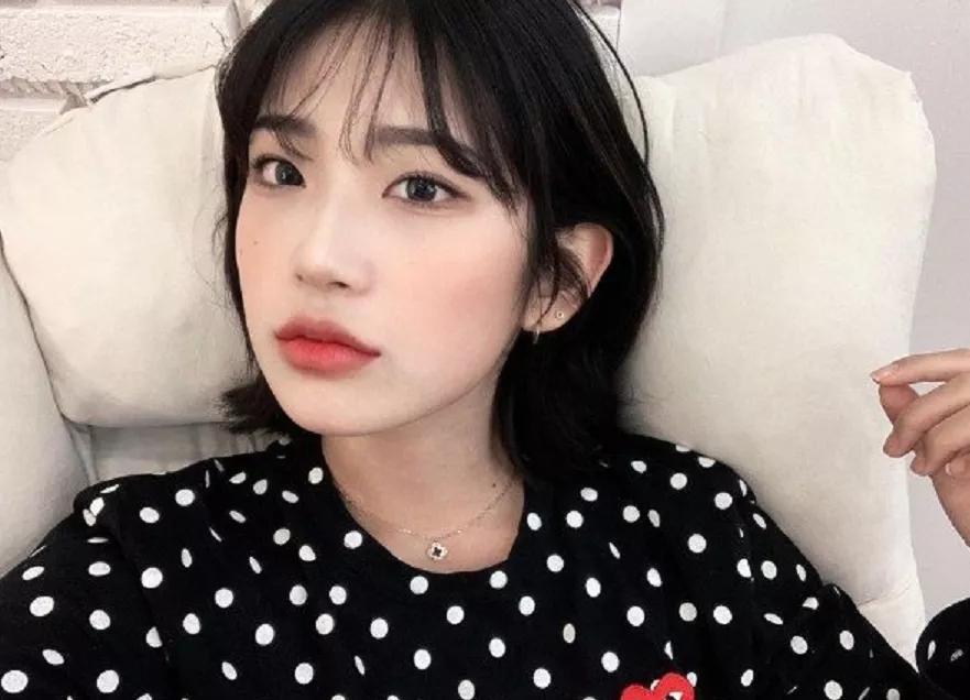 父母自杀，遭遇霸凌，早恋暴瘦100斤，崔真实女儿的成长太悲惨