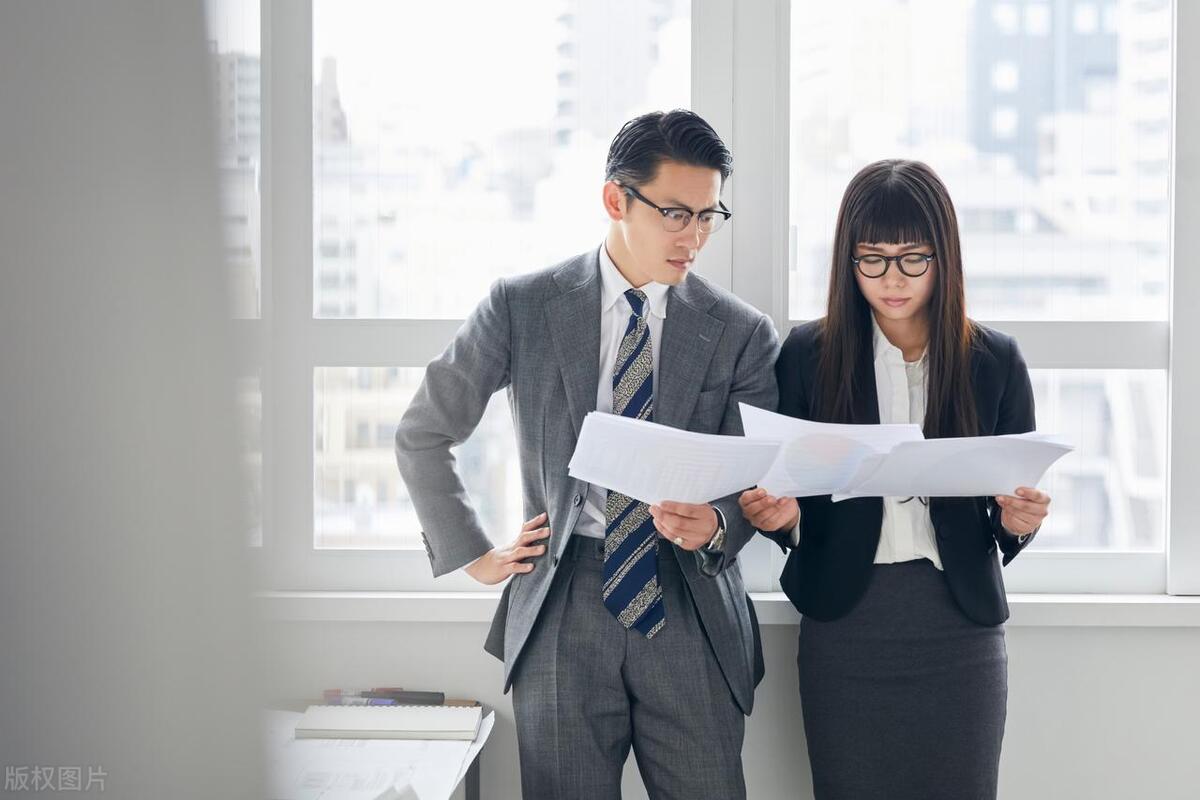 酒局上的老板说去买烟,酒局领导让你买东西怎么办