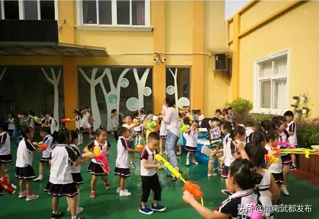 读公立小学好还是私立幼儿园好,公立和私立幼儿园差别大揭秘