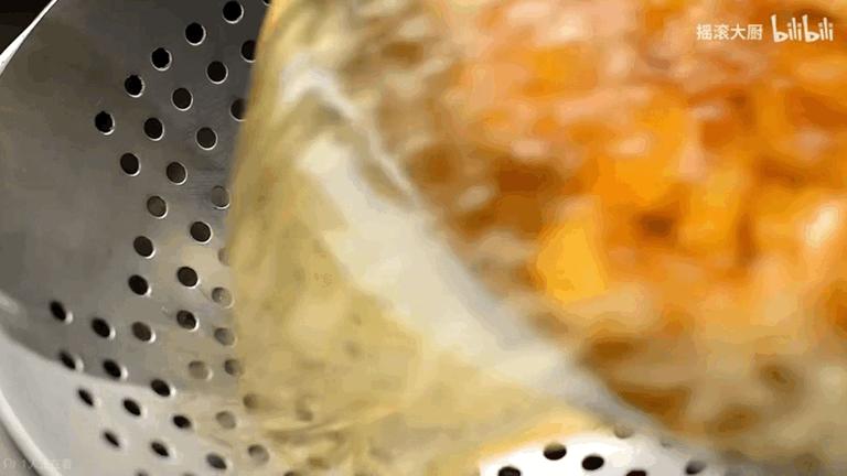 天津人的仪式感：打卤仨小时，“秃噜”五分钟