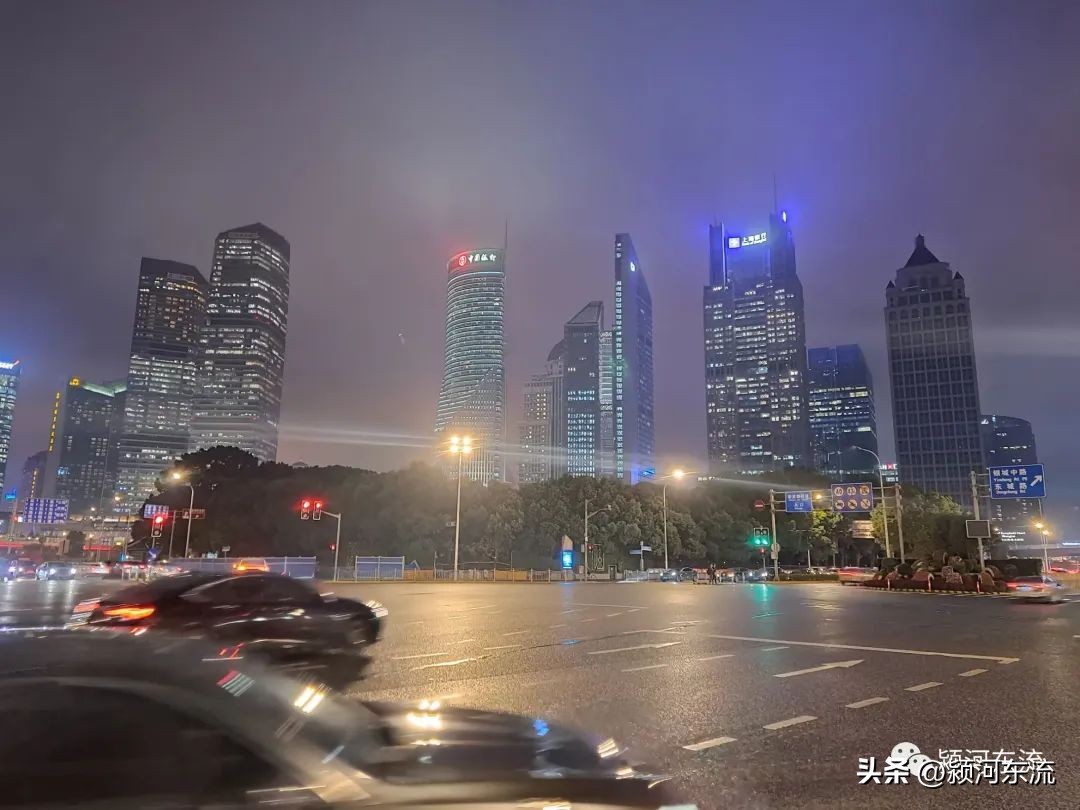 陆家嘴国际金融中心入驻商场,陆家嘴中心和陆家嘴金融广场