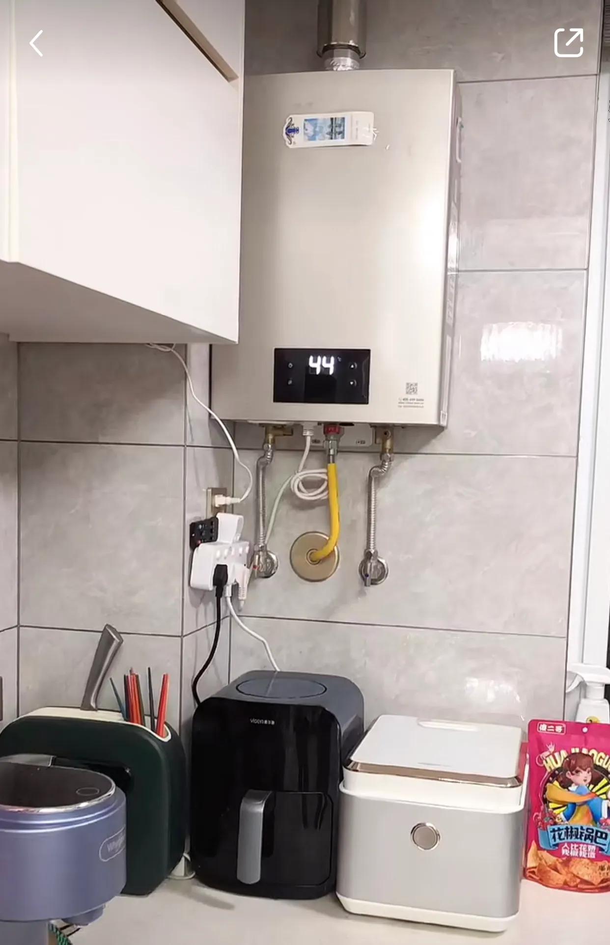 电热水器跟燃气热水器哪个便宜,电热水器和燃气热水器哪个便宜