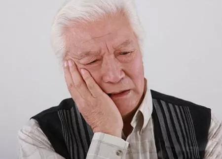 牙疼不是病的下半句,牙疼不是病段子