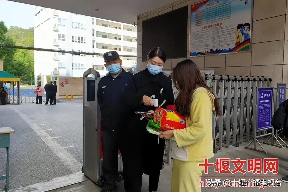 武汉战疫纪录片图片,战疫的高清照片