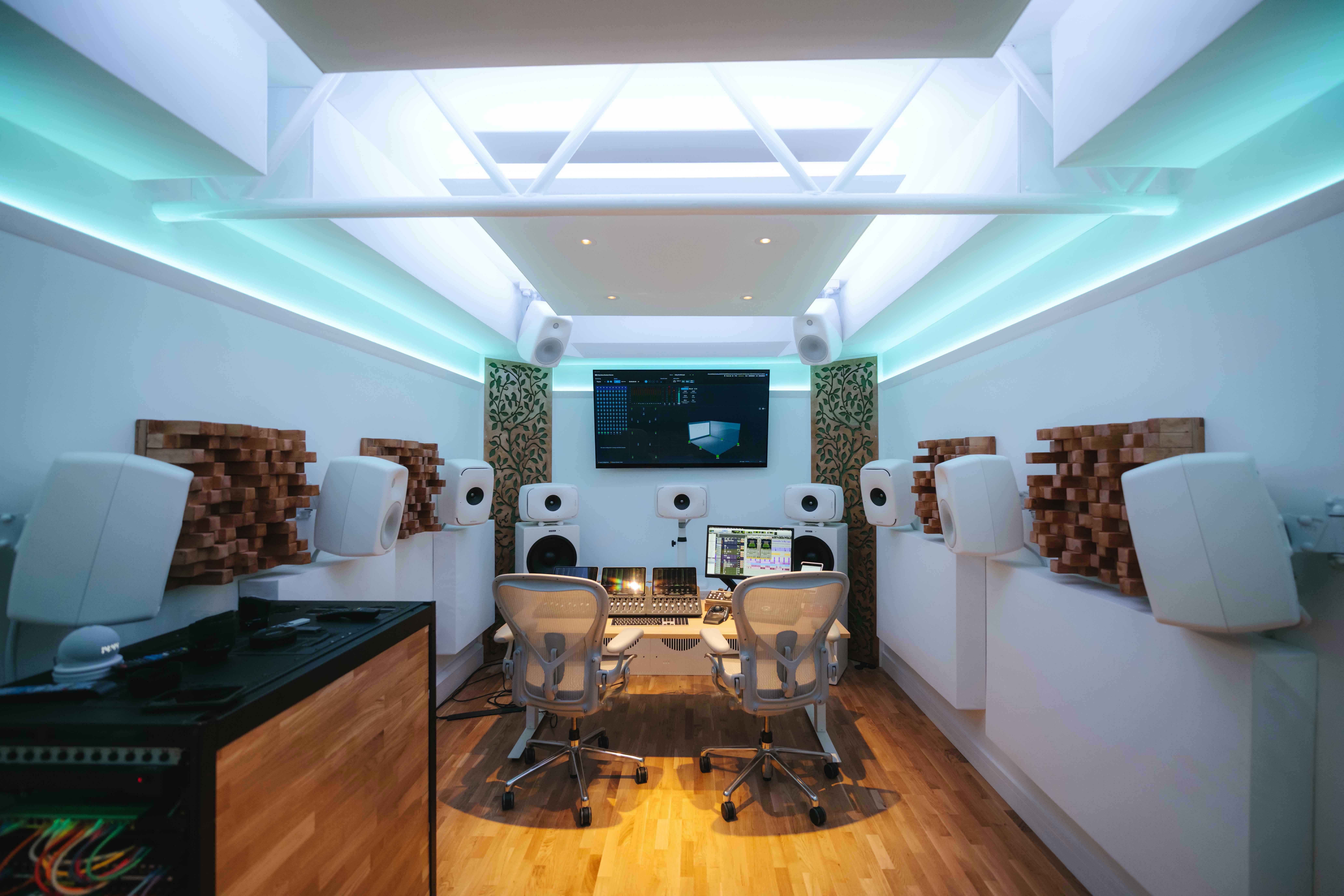 音响师舞台现场调音唱歌视频,音响师现场主要干什么