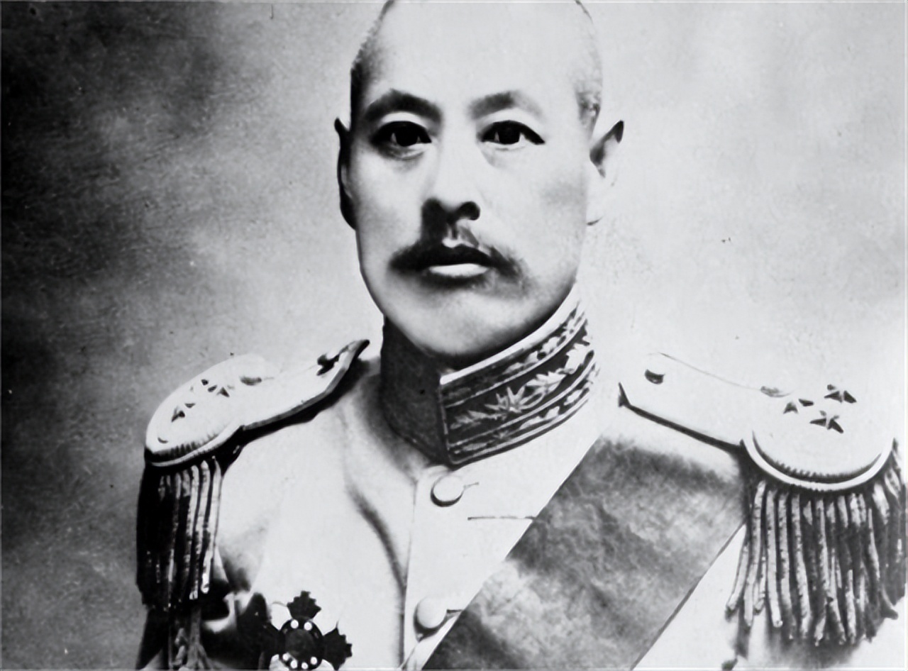 他指挥过5位元帅和6名大将,晚年悔恨:若不犯错,我就是元帅之首