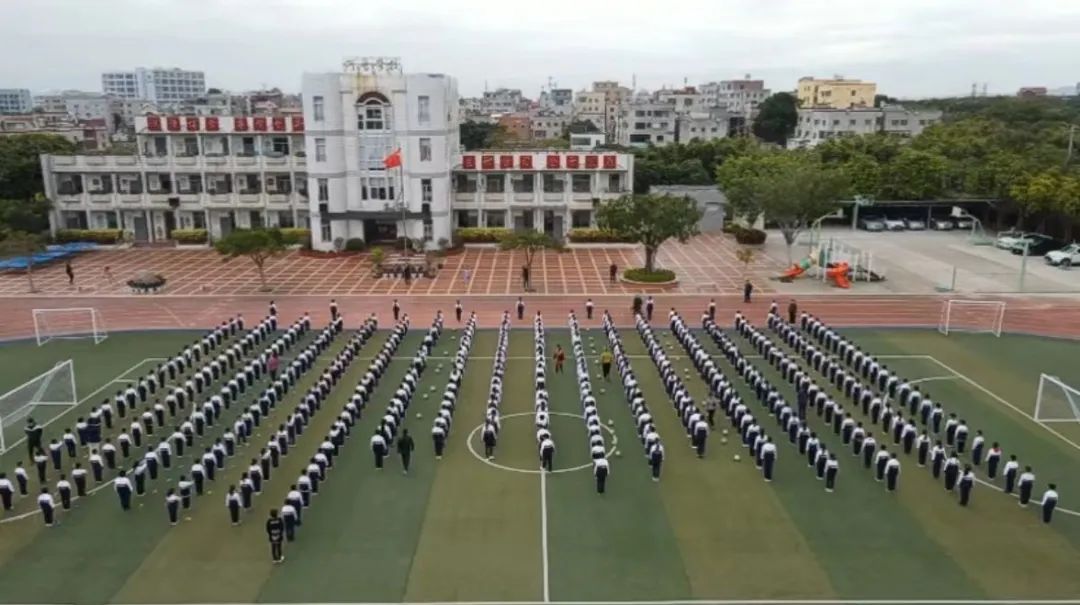 我们的校园㊱|何厝小学：一样的成长，不一样的精彩~