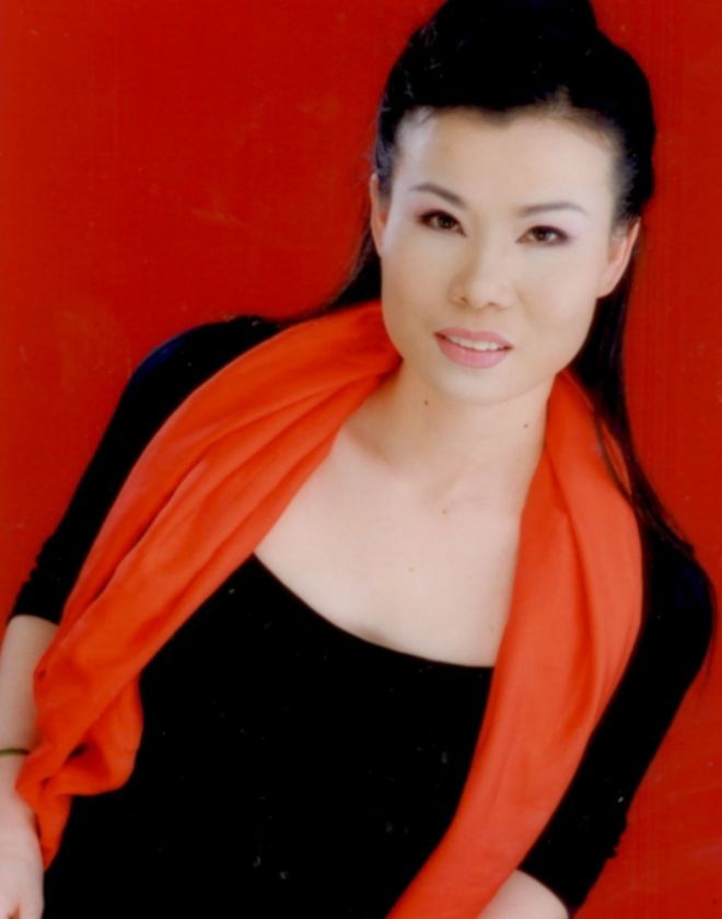 她发烧4天后突然去世,女歌手演出时倒地抢救无效离世