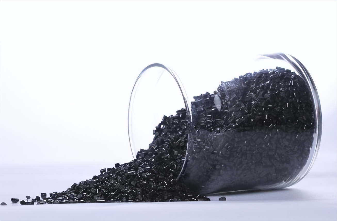 石墨烯的韧性是钢的多少倍,石墨烯比最强的钢铁还硬一百倍