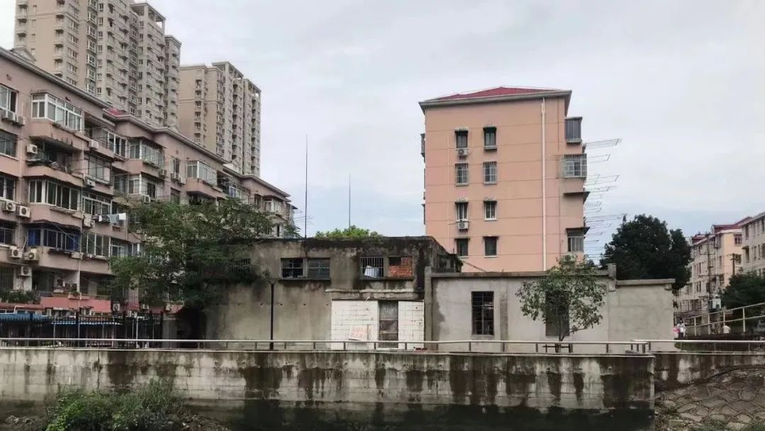 家里老人摔倒该怎么办,家里老人跌倒了买什么东西比较好