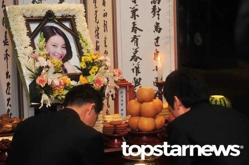 陪睡、监听、惨遭经纪人毒打，南韩演艺圈不能说的「暗黑*规则潜**」