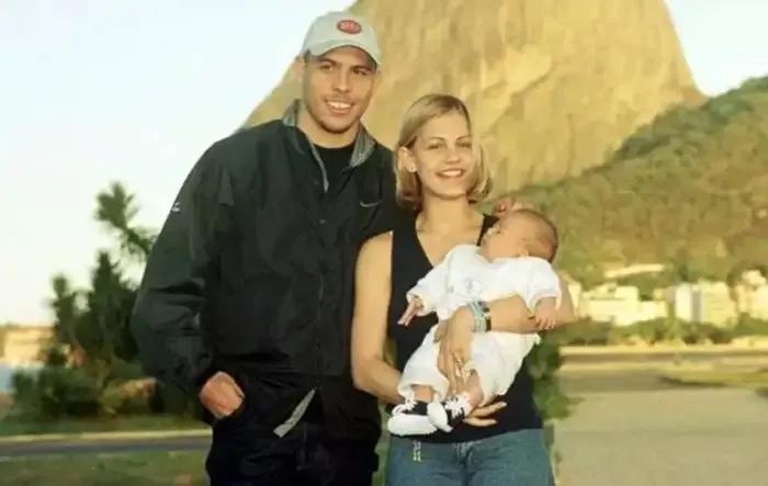 罗纳尔多最漂亮女友,罗纳尔多的十大绯闻女友