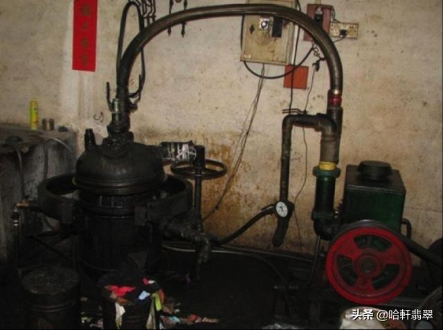 买了翡翠手镯的翠友,7万买的翡翠飘花手镯竟然只值8千